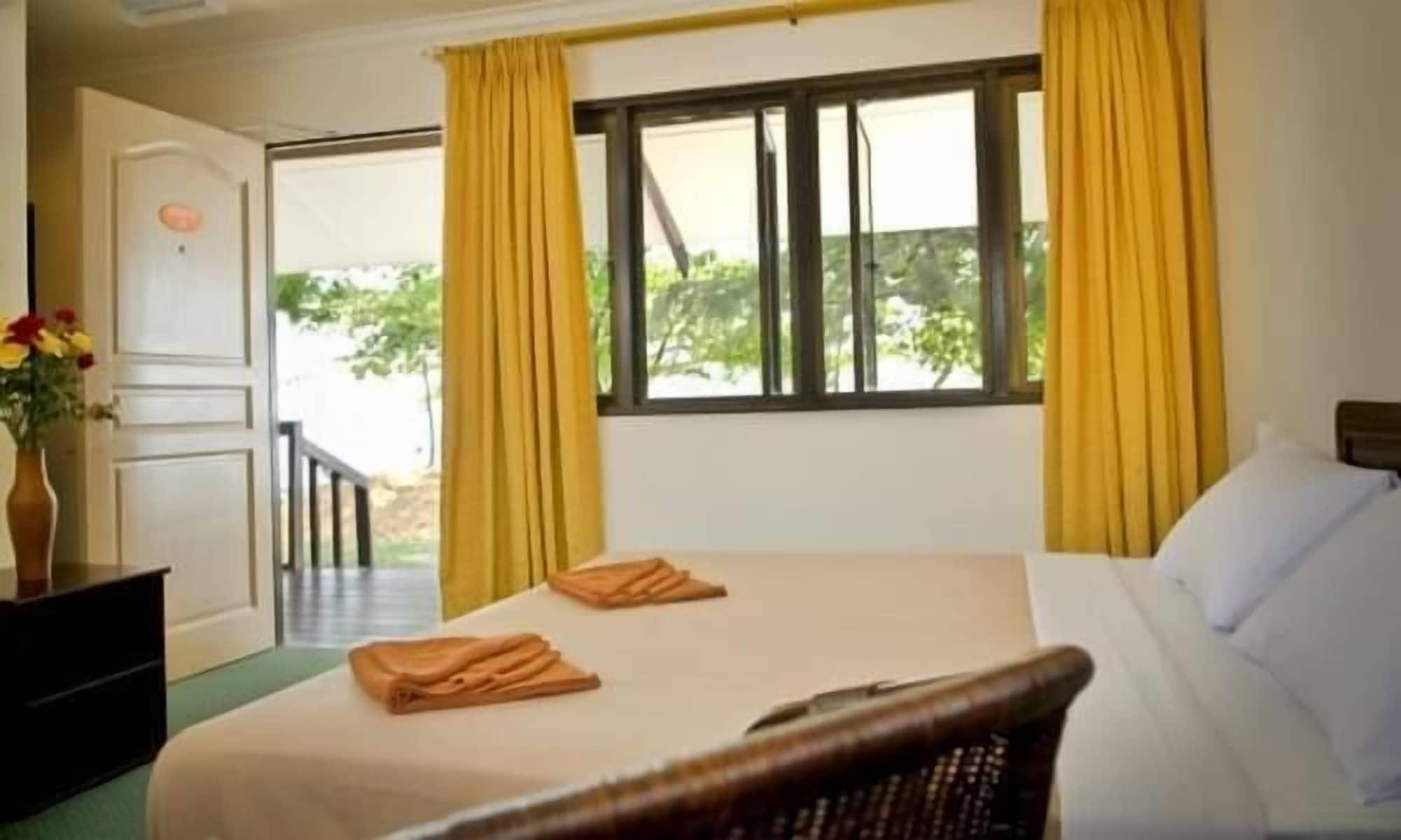 Pangkor Sandy Beach Resort Kampong Pasir Bogak Bagian luar foto